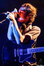 Tom Smith, cantante, guitarrista y teclista de Editors (Santana 27, Bilbao, 2007)