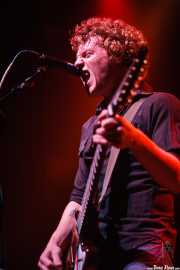 Chris Hodge, cantante y guitarrista de Young Heart Attack, Kafe Antzokia, Bilbao. 2008