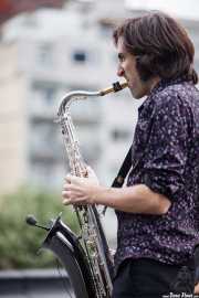 Joe González, saxofonista de Atom Rhumba (The Yard, Bilbao, 2010)