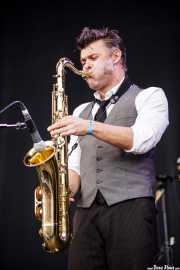 Feal Le Rouzic, saxofonista de The Inspector Cluzo & The FB'S Horns (Bilbao BBK Live, Bilbao, 2012)