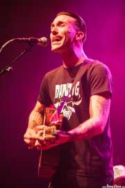 Matt Horan, guitarrista y cantante de Dead Bronco, Kafe Antzokia. 2013