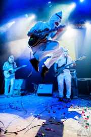 Totore -guitarra-, Acky -guitarra- y Rata -bajo- de Austin TV