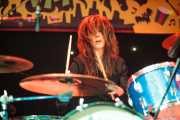 Sara Romweber, baterista de Dexter Romweber Duo (Funtastic Dracula Carnival, Benidorm, 2013)
