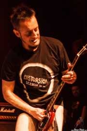 Josu "Distorsión", cantante y guitarrista de Distorsión, Kafe Antzokia, 2014