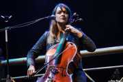Neyla Pekarek, cantante y cellista de The Lumineers, Bilbao BBK Live, 2014