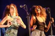 Kendra Foster y Tonysha Nelson, cantantes de George Clinton's Parliament Funkadelic, Donostiako Jazzaldia - Zurriola, 2014
