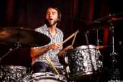 Roberto Lozano "Loza", baterista (en la gira española) de The Mastersons, Kafe Antzokia. 2014