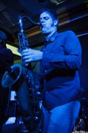 Tom Quartulli, saxofonista de Barrence Whitfield & The Savages, Kafe Antzokia, Bilbao. 2015