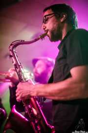 Zigor Martinez -saxofón- y Rubén Salvador -trompleta- (The All Night Horns) de The Allnighters (Santana 27, Bilbao, 2016)
