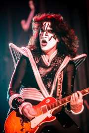 Tommy Thayer (The Spaceman), guitarrista de Kiss, Kobetasonic. 2008