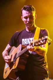 Matt Horan, guitarrista y cantante de Dead Bronco, Kafe Antzokia. 2013