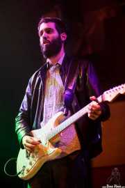 Jon Aguirrezabalaga, guitarrista de We are standard, Kafe Antzokia, Bilbao. 2014