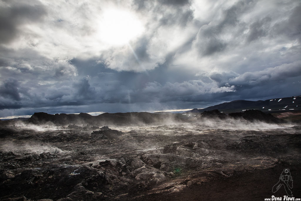 Lava humeante en la zona volvánica de Leirhnjúkur, Islandia, 2014