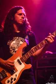 Jesse Trbovich, guitarrista de Kurt Vile & The Violators, aquí con el bajo (23/08/2014)