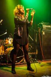 Elsa Gebremichael, cantante y teclista de We Were Lovers, Kafe Antzokia. 2014