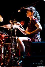 Lisa Pankratz, baterista de Dave Alvin & Phil Alvin with The Guilty Ones, Ficoba. 2014