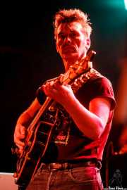 Manu Heredia -guitarrista de General Lee- sustituyendo a Alain Llopart en Dead Bronco, CAEM - Sala B. 2014
