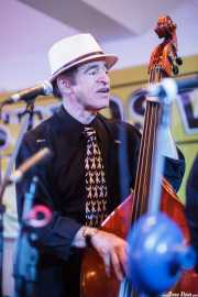 Doc Scanlon, cantante y contrabajista de Doc Scanlon's Swingsters, Gastroswing - Palacio Europa, Vitoria-Gasteiz. 2015