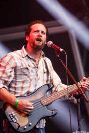 Tommy Andrews, bajista de The White Buffalo, Azkena Rock Festival, Vitoria-Gasteiz. 2015