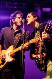 Pit Idoyaga -guitarra y voz- y Alfredo Niharra -guitarra y voz- de The Fakeband (Santana 27, Bilbao, 2015)