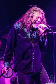 Robert Plant -voz- y Dave Smith -batería- de Robert Plant & The Sensational Space Shifters (Bilbao Arena, Bilbao, 2016)
