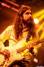 Dani Merino, guitarrista y cantante en el Homenaje a The Concert for Bangladesh. George Harrison (Santana 27, Bilbao, 2016)