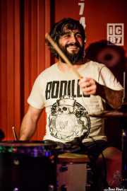 Roberto Villar, baterista de Yellow Big Machine (Satélite T, Bilbao, 2017)