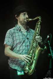 Tuli, saxofonista de Xoel López (Bilbao BBK Live, Bilbao, 2017)