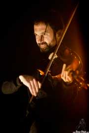 Arkaitz Miner, violinista y mandolinista invitado de Berri Txarrak (Bilbao Exhibition Centre (BEC), Barakaldo, 2018)