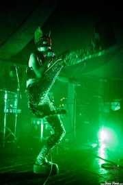 Puss Johnson, cantante y guitarrista de Pussycat & The Dirty Johnsons (Azkena Rock Festival, Vitoria-Gasteiz, 2019)