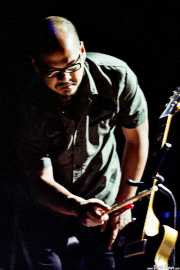 Joey Santiago, guitarrista de Pixies (FestiMad, Móstoles, )